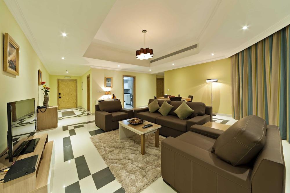 Magnum Hotel & Suites West Bay 도하 외부 사진