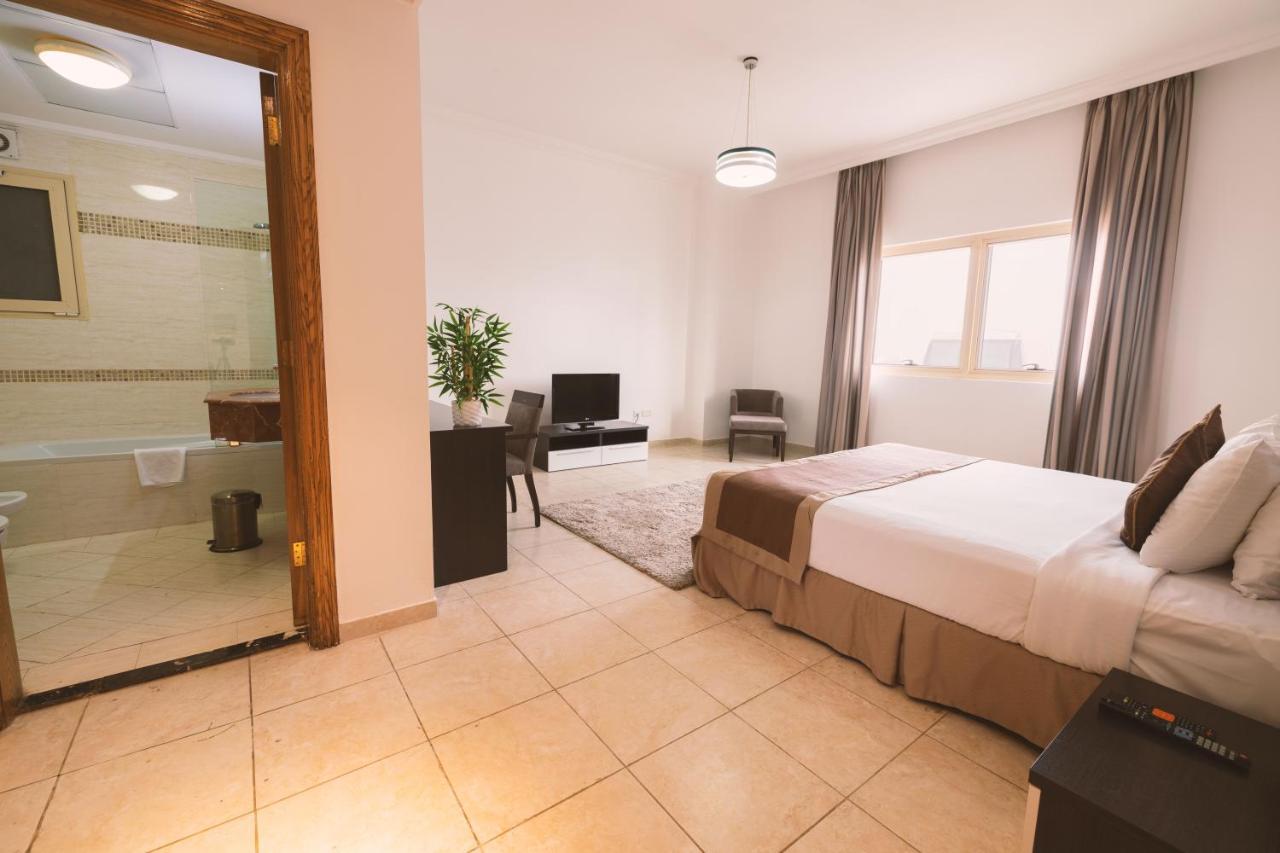 Magnum Hotel & Suites West Bay 도하 외부 사진